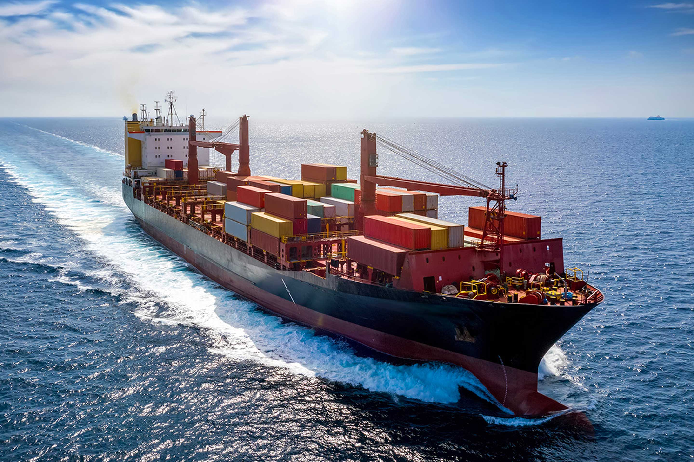An image of a container ship to highlight the use of synthetic fuels in the shipping industry